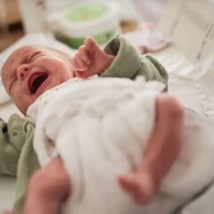 ۔،۔ ترک خاتون نے حمل چھپانے کی غرض سے نومولود کو کھڑکی سے باہر وینٹیلیشن شافٹ میں پھینک دیا۔ نذر حسین۔،۔