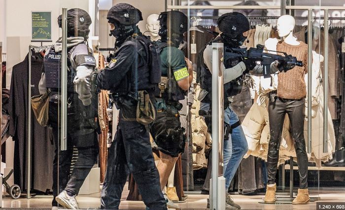 ۔،۔ شاپنگ سینٹر نارتھ ویسٹ سٹڈٹ میں زوردار دھماکہ کا ذمہ دار (تیرہ سالہ) لڑکا  تھا۔ نذر حسین۔،۔