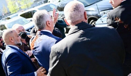 ۔،۔ محمد رضا شاہ پہلوی کے بیٹے رضا پہلوی نے ایران کے خلاف سخت موقف اختیار کرنے کا مطالبہ کر دیا۔ نذر حسین۔،۔