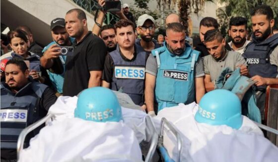 ۔،۔اسرائیل کی غزہ پٹی پر ایک ماہ سے جاری مسلسل بمباری کے دوران39 صحافیوں نے بھی اپنی جان کا نذرانہ پیش کر دیا۔نذر حسین۔،۔