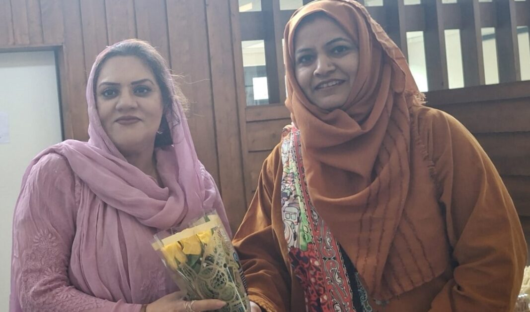 ۔،۔ صائمہ احسن نے جرمنی کے شہر فرینکفرٹ میں اُردو کلاسز کا اجراء کر کے اُردو سے محبت کا حق ادا کر دیا۔ عائشہ طارق۔،۔