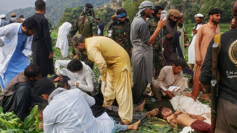 ۔،۔ پہلے ہی تباہ حال ملک میں شدید زلزلہ سینکڑوں افراد ہلاک ہو گئے۔ نذر حسین۔،۔