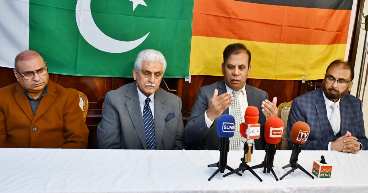 ۔،۔ پاک جرمن پریس کلب (سٹائین باخ) میں پاکستان مسلم لیگ (ن) اور پاکستان پیپلز پارٹی کی مشترکہ پریس کانفرنس۔ نذر حسین۔،۔