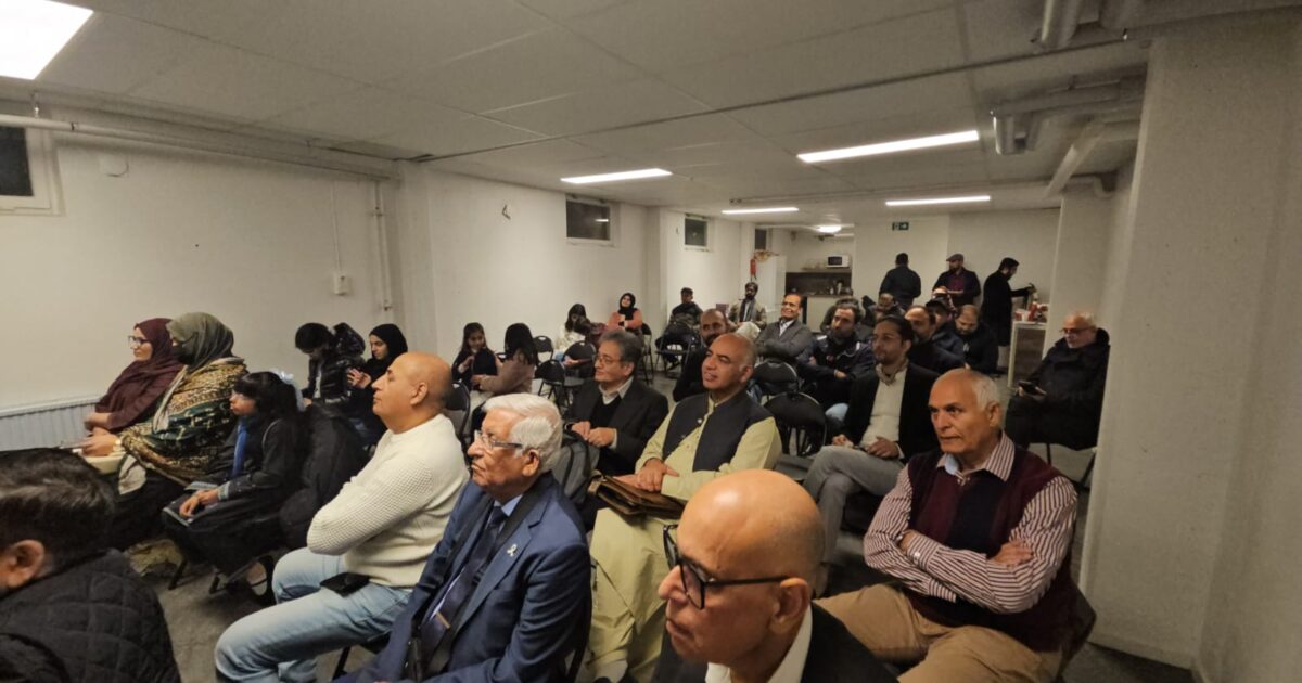 ۔،۔ سویڈن میں مقیم اُردو اور پنجابی کے شاعر سہیل صفدر کی پنجابی شاعری کی کتاب٭میں پنجاب ہاں ٭کی تقریب رونمائی۔ عارف کسانہ۔،۔ ۔،۔ سویڈن میں مقیم اُردو اور پنجابی کے شاعر سہیل صفدر کی پنجابی شاعری کی کتاب٭میں پنجاب ہاں ٭کی تقریب رونمائی۔ عارف کسانہ۔،۔