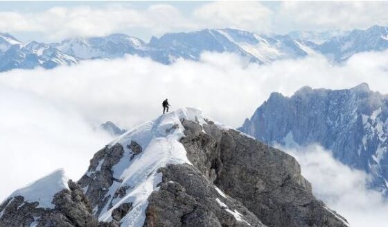 ۔،۔ جنوبی ٹیرول میں برفانی تودے کے بد ترین حادثہ میں پانچ جرمن کوہ پیما ہلاک۔ نذر حسین۔،۔