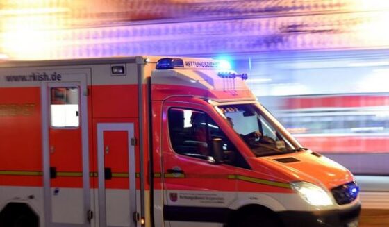 ۔،۔ پرائمری اسکول کی طالبہ اسکول کے راستے میں بس کی زد میں آ کر ہلاک ہو گئی۔ نذر حسین۔،۔