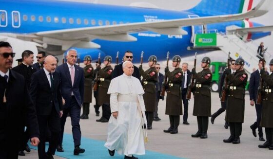 ۔،۔ پوپ لیو XIV پہلے غیر ملکی دورے پر ترکی پہنچ گئے،پیر کو لبنان کا سفر کریں گے۔ نذر حسین۔،۔