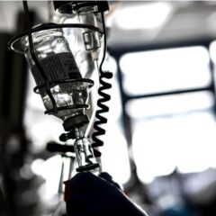 ۔،۔جیسے ہی بارہ سالہ لڑکی ہاتھ میں چھری لئے سیڑھیوں پر نمودار  ہوئی پولیس نے گولی چلا دی۔ نذر حسین۔،۔