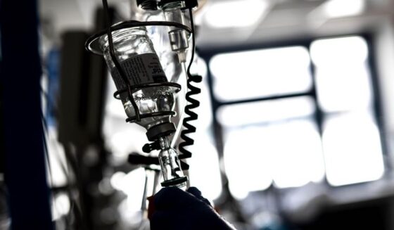 ۔،۔جیسے ہی بارہ سالہ لڑکی ہاتھ میں چھری لئے سیڑھیوں پر نمودار  ہوئی پولیس نے گولی چلا دی۔ نذر حسین۔،۔