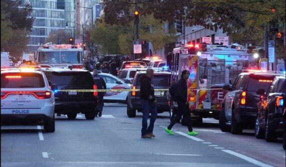 ۔،۔ واشنگٹن۔ڈی۔سی۔ کے قلب میں دو نیشنل گارڈز مین کو ایک شخص نے گولیاں مار دیں۔ نذر حسین۔،۔