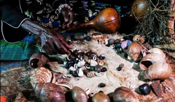 ۔،۔ برونڈی کے فٹ بالر Igiraneza Aimé Guéricمیچ کے دوران اچانک گر کر مر گئے۔ نذر حسین۔،۔