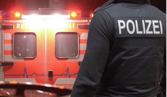 ۔،۔ شراب کے نشے میں دھت شرابی نے پیرا میڈیکس(ایمبولنس اہلکاروں) پر حملہ کر دیا۔ نذر حسن۔،۔