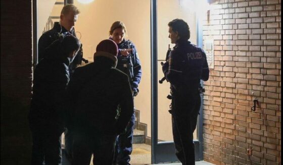 ،۔جرمنی کے شہر ڈوسلڈورف میں اونچاس49 سالہ  خاتون شدید زخمی سولہ سالہ نوجوان گرفتار۔ نذر حسین۔،۔