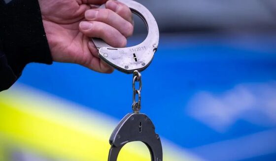 ۔،۔ یکم جنوری کوکئی بار پولیس افسران پر حملہ،خاتون نے توڑ پھوڑ کا ارتکاب کیا۔ نذر حسین۔،۔