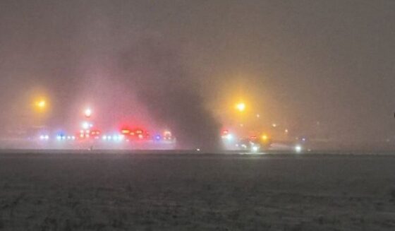 ۔،۔ شدید برفانی طوفان کے دوران امریکی ریاست میں نجی طیارہ اُڑان بھرتے وقت گر کر تباہ ہو گیا۔ نذر حسین۔،۔