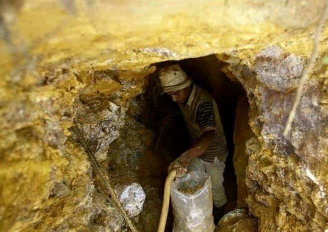 ۔،۔ سونے کی کان پر مقامی رہائشی باہم جھگڑ پڑے،متعدد کی ہلاکت کا خدشہ۔ نذر حسین۔،۔