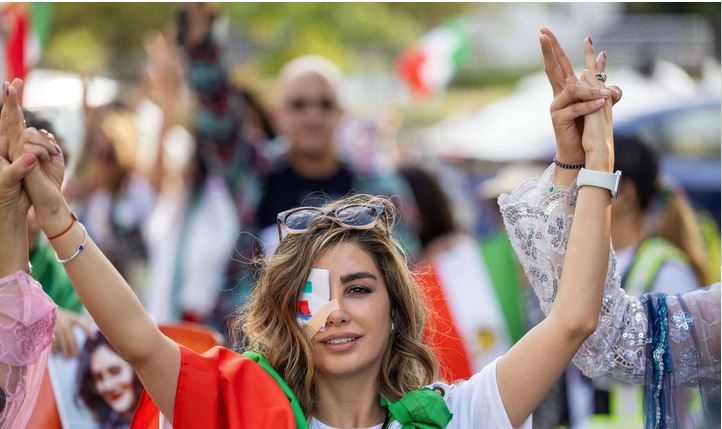 ۔،۔ ایران کے دو بڑے شہروں تہران اور مشہد میں مسلسل دوسرے روز بھی احتجاجی مظاہرے۔ نذر حسین۔،۔