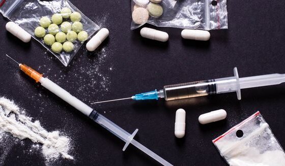 ۔،۔ فرینکفرٹ ریلوے اسٹیشن کے قریب ہوٹل سے دو منشیات ڈیلر گرفتار۔ نذر حسین۔،۔