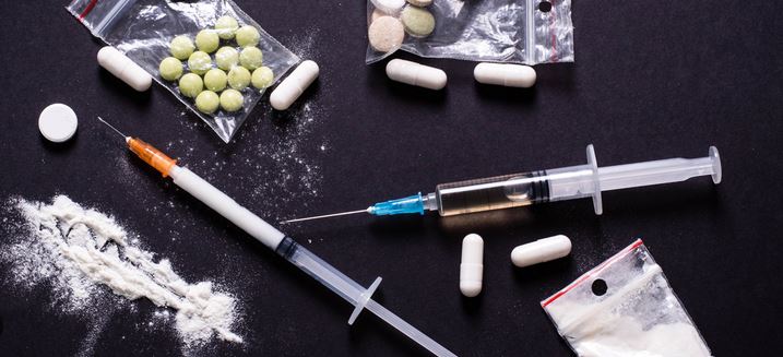 ۔،۔ فرینکفرٹ ریلوے اسٹیشن کے قریب ہوٹل سے دو منشیات ڈیلر گرفتار۔ نذر حسین۔،۔