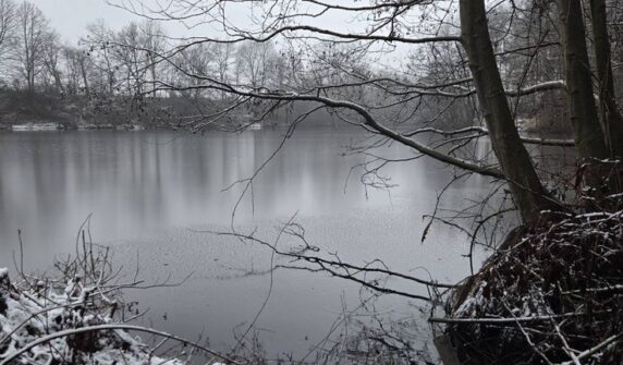 ۔،۔ 14 سالہ لڑکا ڈوسلڈورف کے جنوب میں واقع ڈور ماگن کی جھیل میں مردہ پایا گیا۔ نذر حسین۔،۔