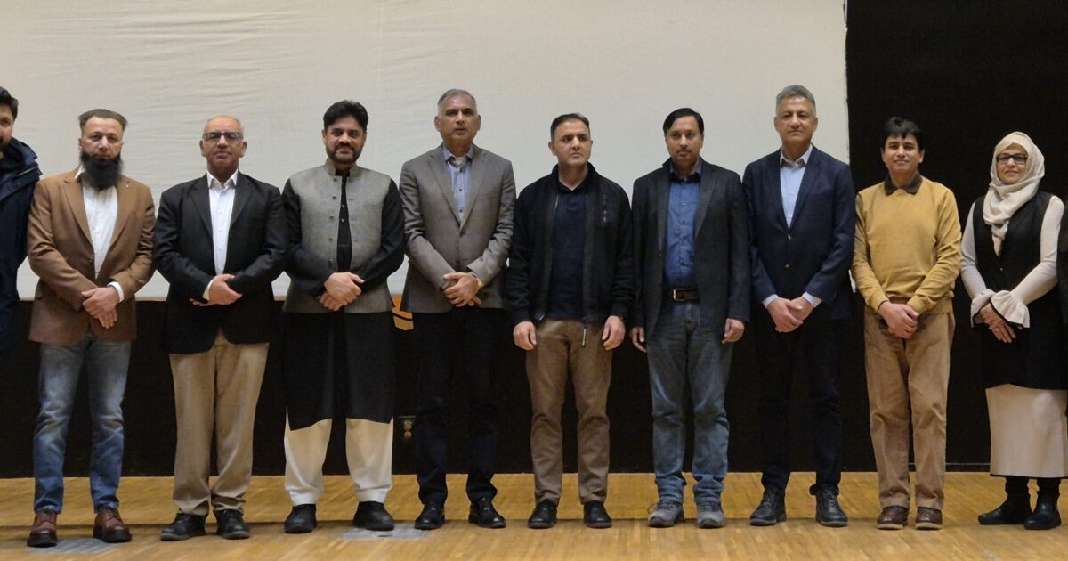 ۔،۔ اخوت سویڈن کی طرف سے صحت عامہ اور عام بیماریوں کے بارے میں عوامی آگاہی کے لئے ہیلتھ سیمینار کا انعقاد۔ ڈاکٹر عارف کسانہ۔،۔