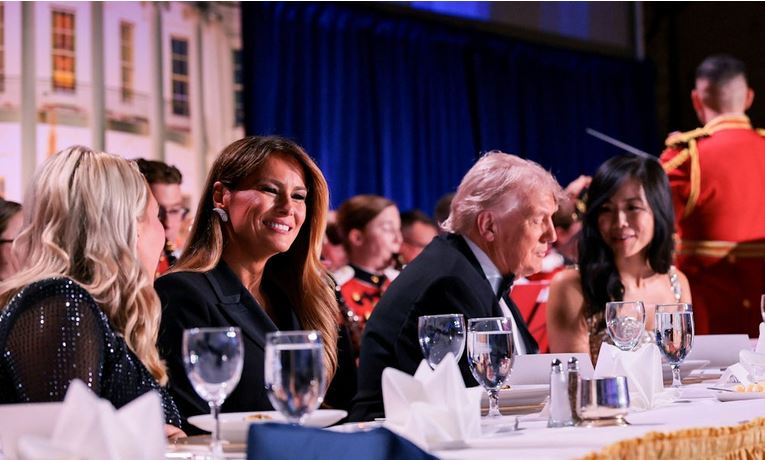 ۔،۔ امریکی صدر ڈونلڈ ٹرمپ کے گالا ڈنر کے دوران فائرنگ۔ایک سیکورٹی گارڈ زخمی حملہ آور گرفتار۔ نذر حسین۔،۔