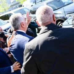 ۔،۔ محمد رضا شاہ پہلوی کے بیٹے رضا پہلوی نے ایران کے خلاف سخت موقف اختیار کرنے کا مطالبہ کر دیا۔ نذر حسین۔،۔