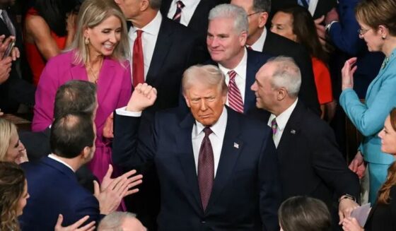 ۔،۔ کانگریس کے چوبیس 24 ڈیموکریٹ ارکان کا ڈونلڈ ٹرمپ کو عہدے سے ہٹانے کا مطالبہ۔ نذر حسین۔،۔