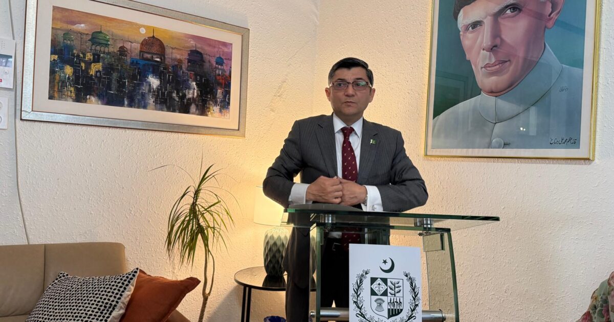 -,-معرکہ حق کی سالگرہ کی مناسبت سے سفارت خانہ پاکستان سوئٹزرلینڈ میں شاندار تقریب کا انقاد-سید علی جیلانی -,-