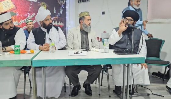 ۔،۔ جرمنی کے شہر (نویس۔Neuss) میں عظیم الشان ختم نبوت کانفرنس کا انعقاد کیا گیا۔ نذر حسین۔،۔