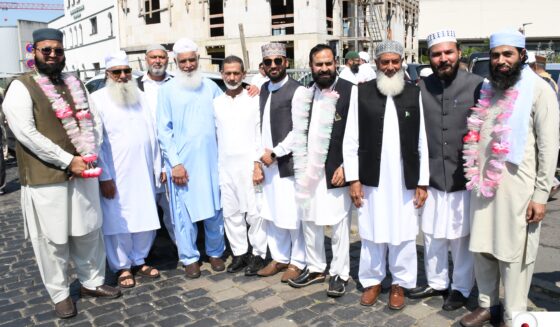 ۔،۔جرمنی کے شہر فرینکفرٹ کی سڑکوں پر جشن عید میلاد النبیﷺ کا شاندار جلوس۔ نذر حسین۔،۔