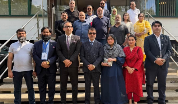 ۔،۔ چیمبر آف کامرس لاہور کے وفد کا جرمنی میں پاکستانی صنعتکار مظہر اقبال دیونہ کی فیکٹری کا دورہ۔ نذر حسین۔،۔