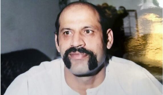 -,-پولیس پر حملے کے الزام میں 34 سالہ شخص گرفتار-نذر حسین-,-